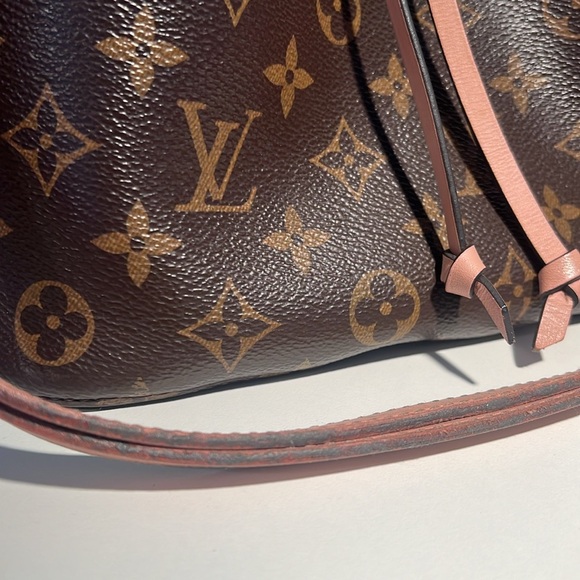 Authentic Louis Vuitton Neo noe Rose and monogram - Picture 4 of 14